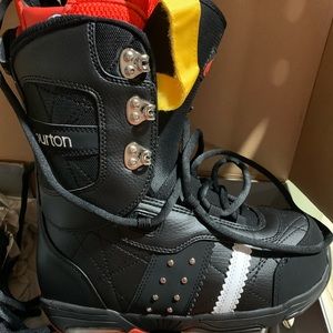 Women’s Burton Snowboard Boots size 7